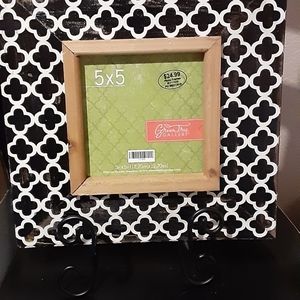 NWT 5X5 FRAME..HOBBY LOBBY